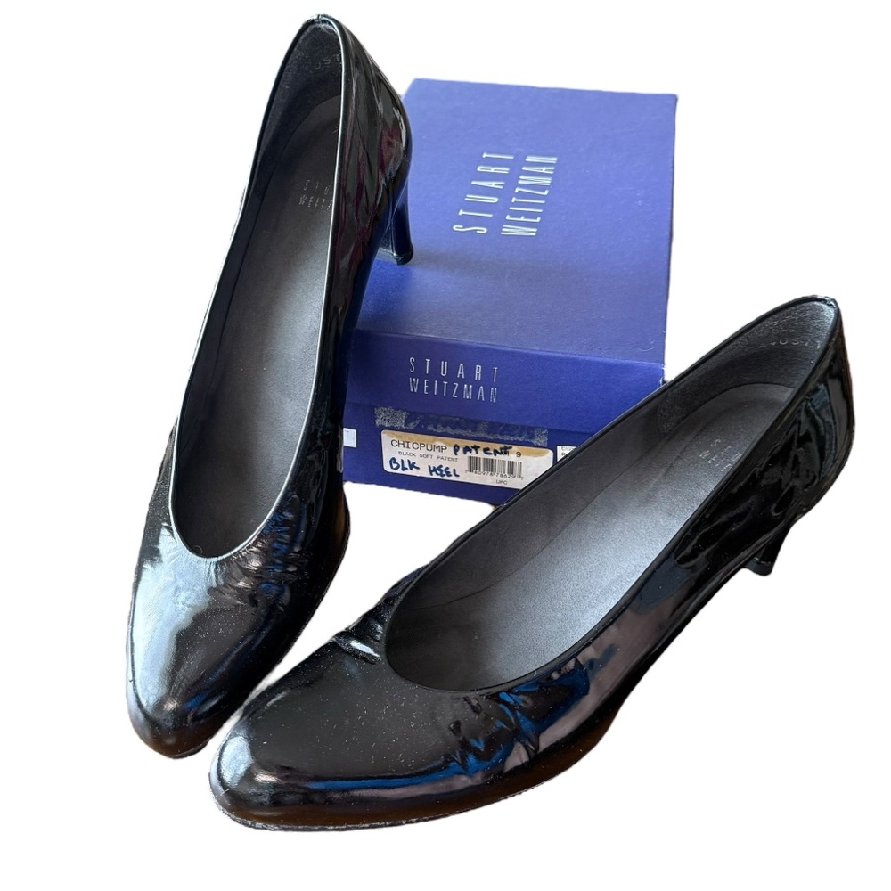 Stuart Weitzman Women’s Sz 9 Black Patent Leather Pumps 2.5 in heel classic